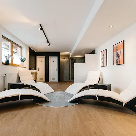 Rustikales 35qm Mit Balkon Naehe Freiburg アパート *